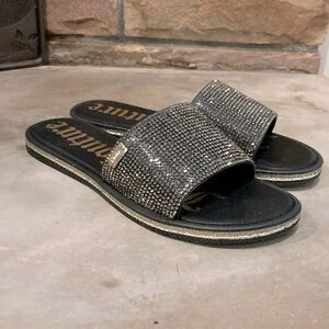 Juicy contour slip sandals size 8
